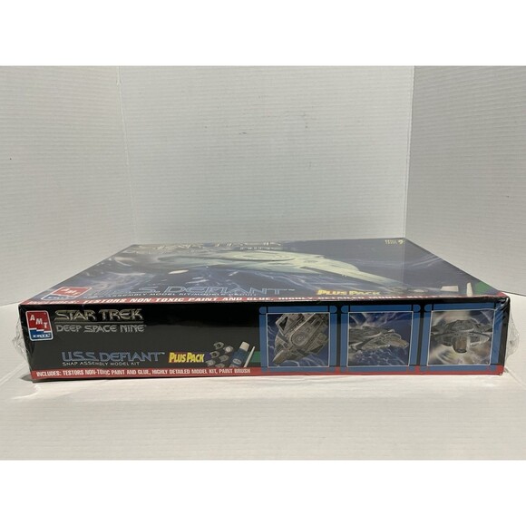 AMT ERTL 8398 Star Trek Deep Space Nine U.S.S. Defiant Scale Model Kit Plus Pack - Picture 3 of 6